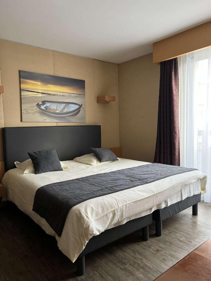 Amiraute Hotel Golf Deauville Touques Exterior photo